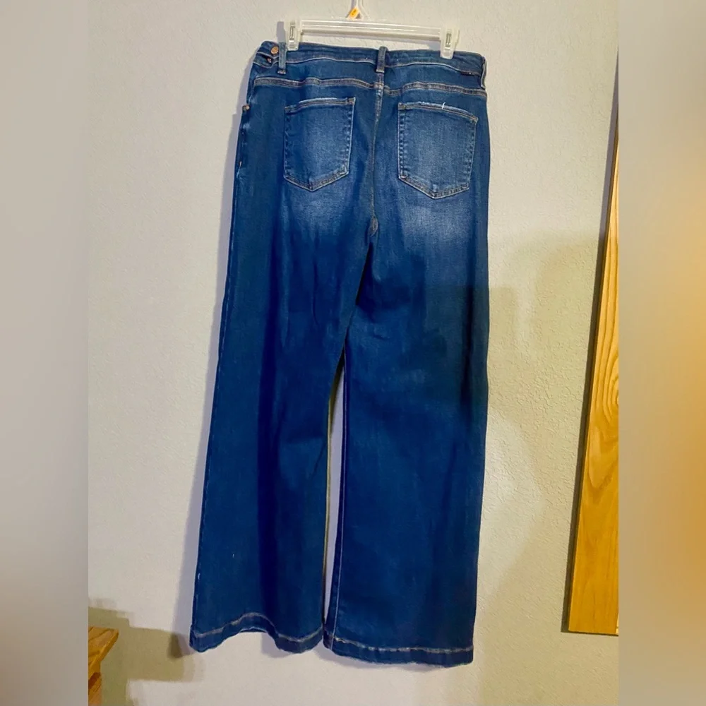 Wide Leg Risen Jeans - Picture 2 of 2